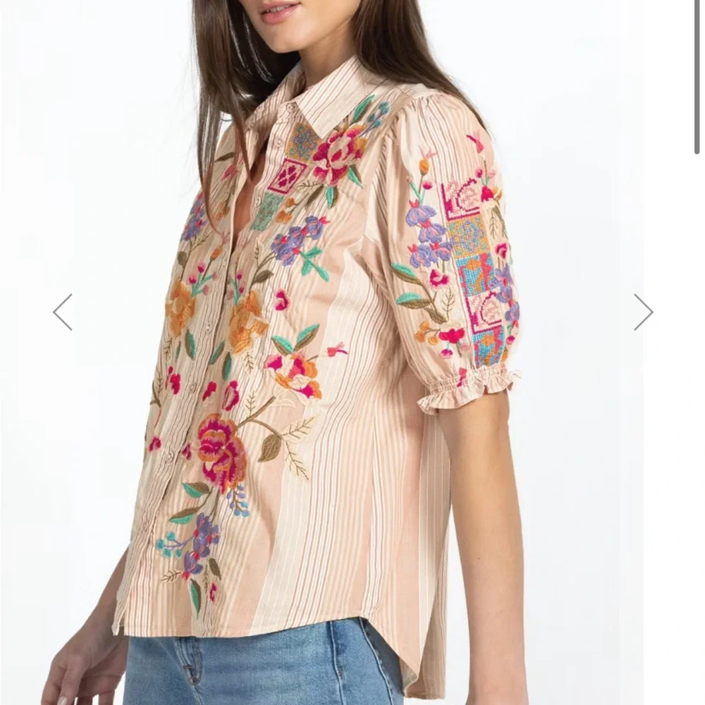 Johnny Was PETUNIA SMOCKED LISBON SHIRT. Size M - Picture 3 of 8